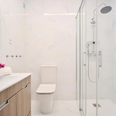 Luxury T2 & Beach & Citycenter & Oldtown * Quarteira