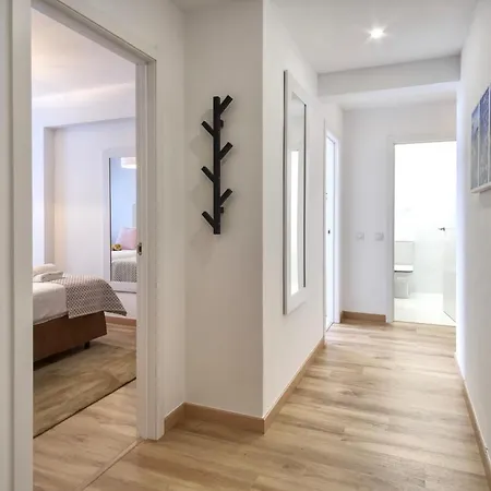 Daire Luxury T2 & Beach & Citycenter & Oldtown Quarteira
