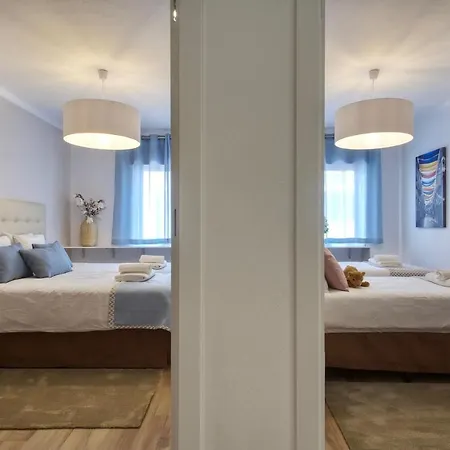 Daire Luxury T2 & Beach & Citycenter & Oldtown Quarteira
